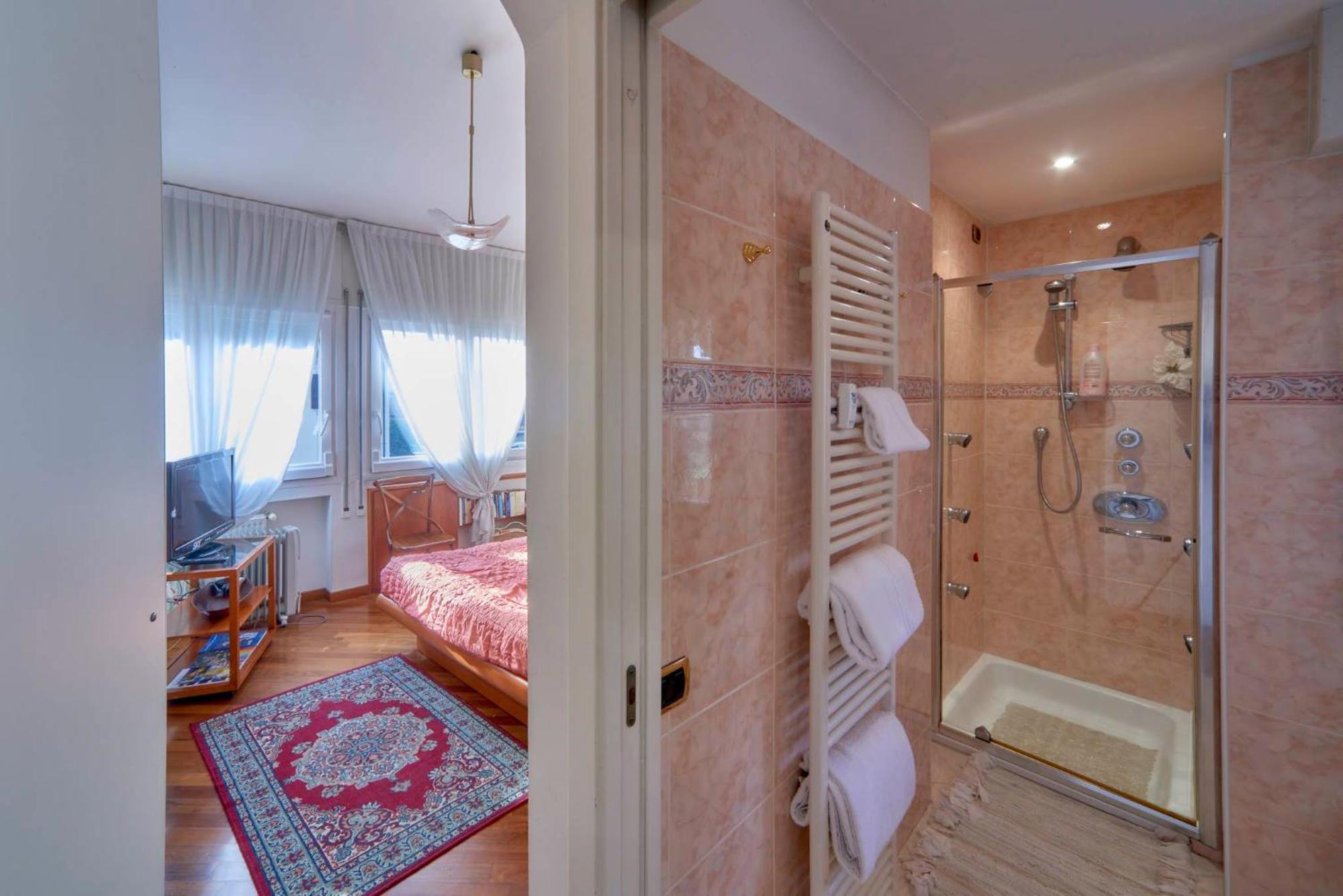 Tosca House 2 Bed and Breakfast Varenna Eksteriør billede